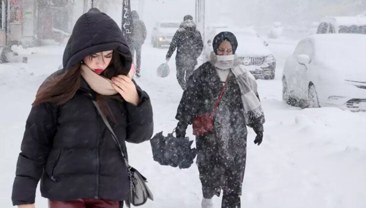 İstanbul’da kar şiddetlendi! Şehir Hatları vapur seferleri durduruldu