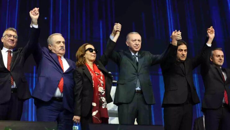 İYİ Parti ve Gelecek Partisi’nden İstifa Eden Milletvekilleri AK Parti’ye Katıldı