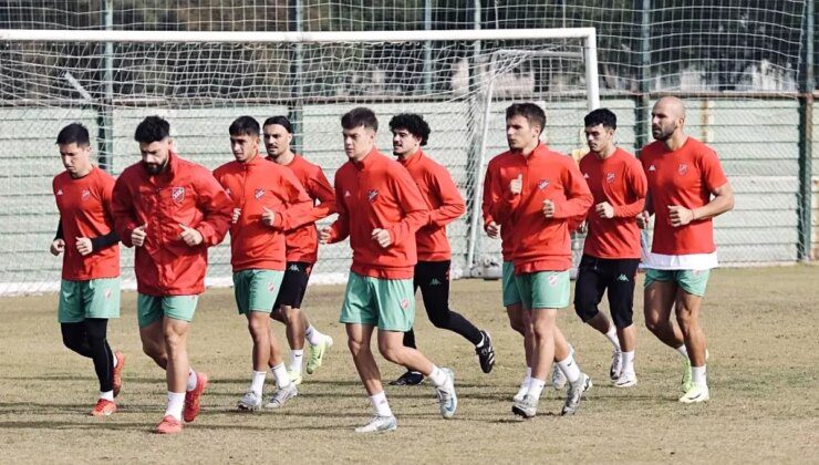 Karşıyaka Futbolcuları Antrenmana Çıkmadı