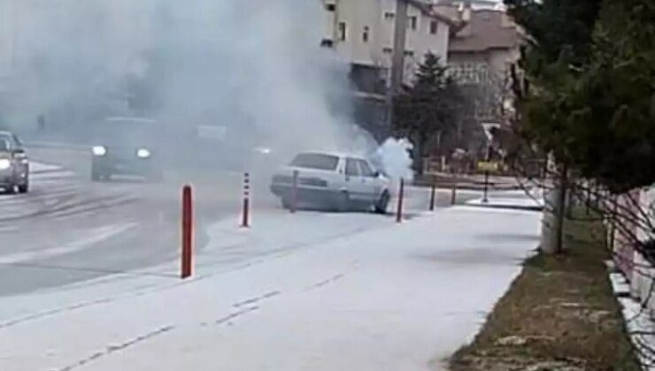 Kastamonu’da Seyir Halindeki Otomobilde Yangın