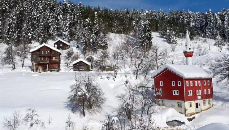 Kastamonu’nun Kış Manzarası: Kök Boyalı Ahşap Evler Doğa Fotoğrafçılarının Gözdesi