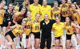 VakıfBank, sahasında set vermeden galip