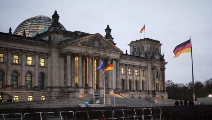 Almanya’da Federal Eyaletler Temsilciler Meclisi milyarlarca avroluk kredi paketini onayladı