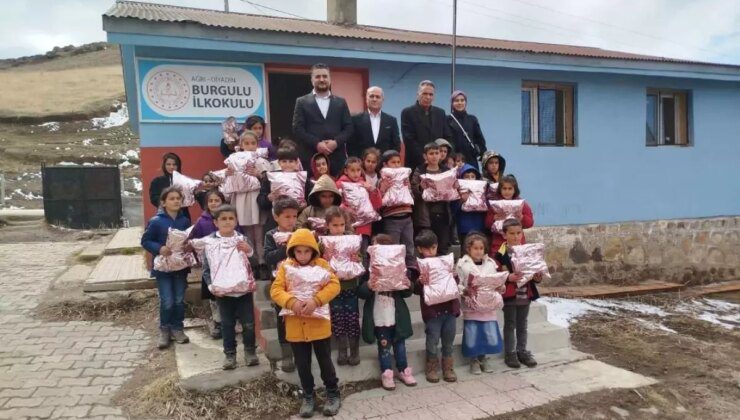 Burgulu İlkokulu’nda Bayram Hediyeleriyle Mutlu Bir Gün