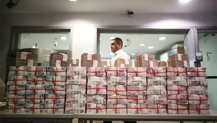 Emeklilerin beklediği para hesaplara yatıyor