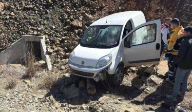 Harmancık’ta Şarampole Yuvarlanan Araçta Sürücü Hayatını Kaybetti