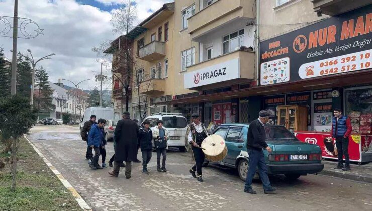 İhsangazi’de Çocuklar Ramazan’ı Geleneksel Manilerle Kutladı