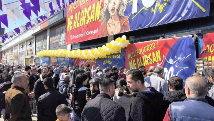 İnegöl’de İndirim Mağazası Açılışında İzdiham: Vatandaşlar Birbirini Ezdi