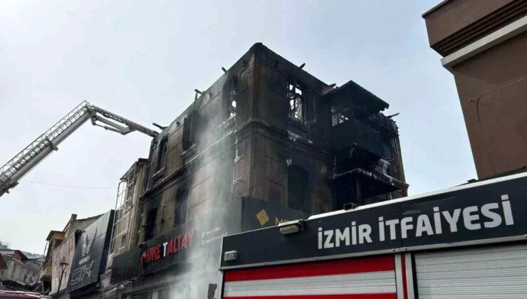 İzmir’de Tarihi Kemeraltı Çarşısı’nda Yangın Çıktı