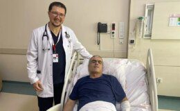 Kalp krizi geçiren adam 60 dakika kalp masajı 20 kez elektroşokla hayata döndü