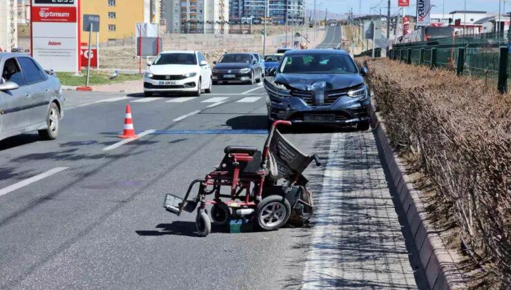 Kayseri’de Akülü Araca Çarpan Otomobil, Engelli Kişiyi Ağır Yaraladı