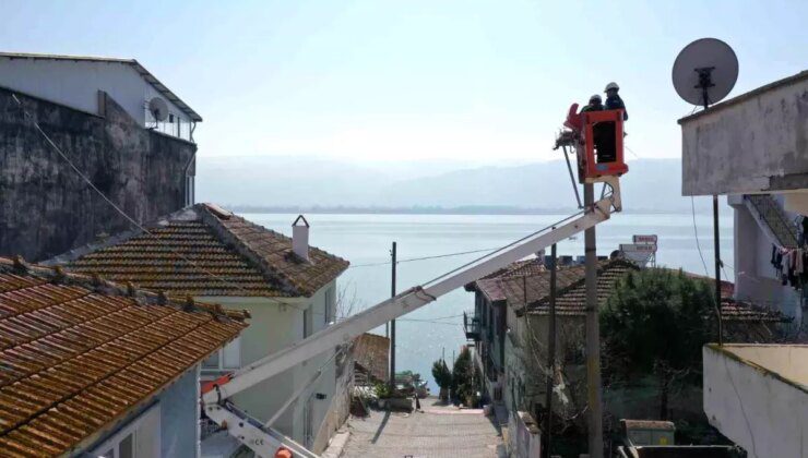 Leylekler için Yeni Yuva Hazırlıkları Tamamlandı