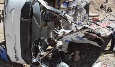 Meksika’da yolcu otobüsü devrildi: 18 ölü, 29 yaralı