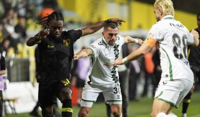 6 gollü maçta İstanbulspor ile Sakaryaspor berabere kaldı!