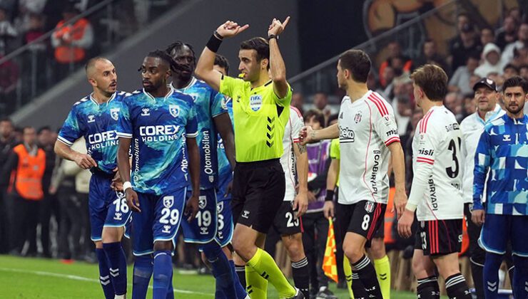 Beşiktaş-Samsunspor maçında çok konuşulan pozisyon: ‘VAR’ incelemeye çağırdı, hakem penaltı ‘yok’ dedi!
