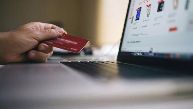 Bu bir reklam değil uyarı! Milyonluk ayakkabıyı 13 bine indirdiler