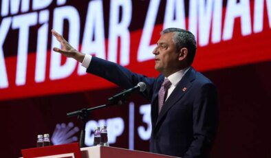 Bu mesaj Kılıçdaroğlu’na mı? Özgür Özel’in sözleri salonda alkış tufanı kopardı