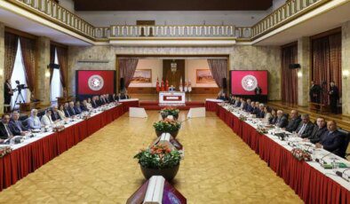 Oy çokluğuyla kabul edildi! Süreç Komisyonu İmralı’ya gidiyor