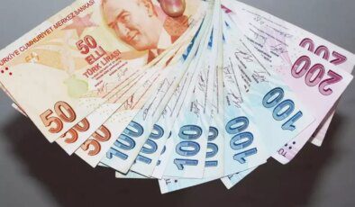 Kamuda yönetici ve uzman personele 30 bin liralık seyyanen zam telifi geri çekildi