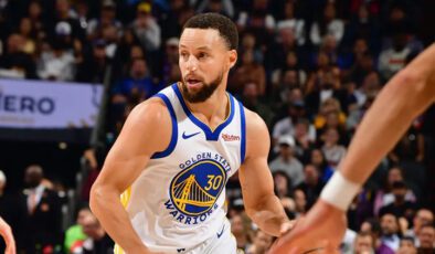 Stephen Curry NBA tarihine geçti!