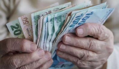 TBMM’den geçti! En düşük emekli aylığı 20 bin lira oldu