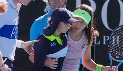 Top toplayıcı çocuğa yardım eden Zeynep Sönmez o anları anlattı: ‘Kim olsa aynı şeyi yapardı’