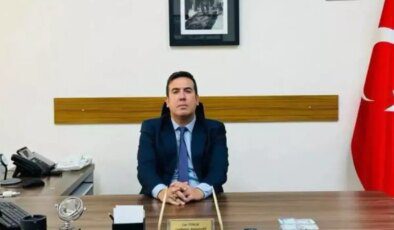 Akın Gürlek’in koltuğuna oturan Can Tuncay’ın makam odasında dikkat çeken detay