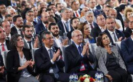 CHP kurultay davası ertelendi! Mahkemeden "İBB dosyasıyla birleşsin" talebi