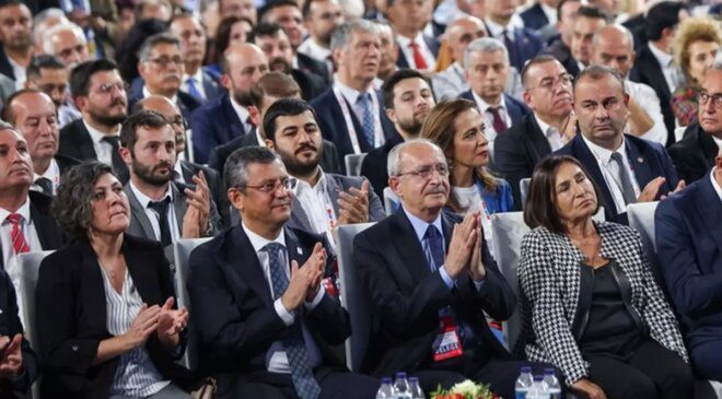 CHP kurultay davası ertelendi! Mahkemeden "İBB dosyasıyla birleşsin" talebi