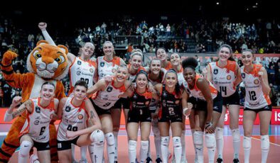 Eczacıbaşı Dynavit, evinde set vermeden galip!