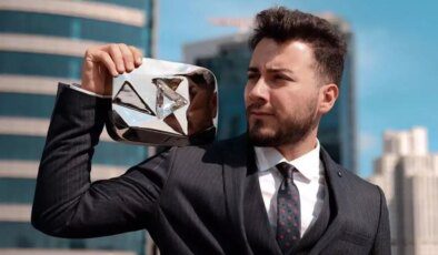 Enes Batur gözaltına alındı