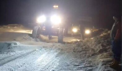 Tipi nedeniyle yolda mahsur kalan 30 kişi kurtarıldı