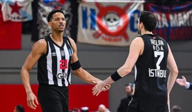 Yunan taraftarların Beşiktaş maçında açtığı ırkçı pankartın cezası belli oldu!