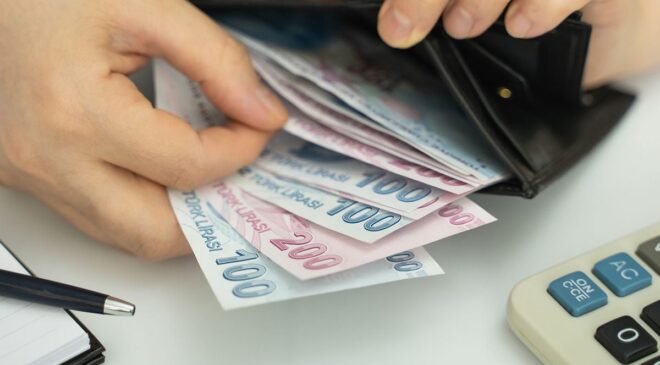 Akaryakıta sürpriz indirim! Haftalar sonra psikolojik sınırın altına indi