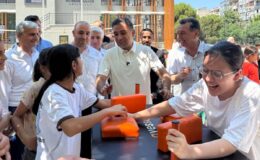 AK Parti’li Baybatur’dan yaz okulu öğrencilerine dondurma ikramı