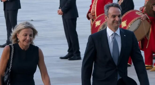 Miçotakis mehterle karşılandı, AP’den eş zamanlı "Kıbrıs" adımı geldi
