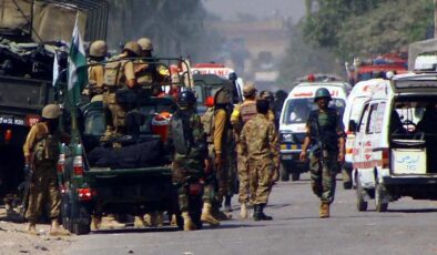 Pakistan’da polis kontrol noktasına saldırı: 9 polis öldü, 28 polis yaralandı