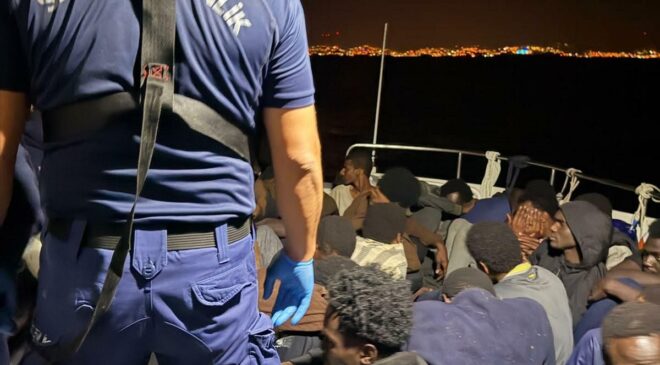 Kuşadası’nda 29 Kaçak Göçmen Yakalandı