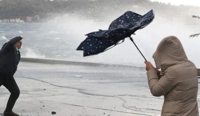 Meteoroloji, Marmara Denizi’nde cumartesi akşamı 50-75 km hızla fırtına bekliyor