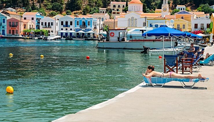 Türkiye’nin hemen dibinde! Meis Adası’nda 1 yıl kalana 280 bin TL verilecek