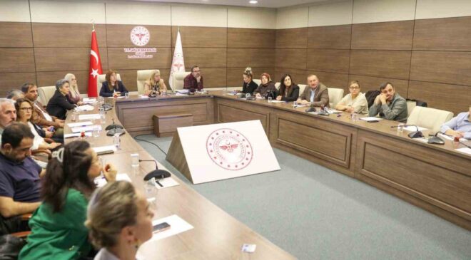 Anne ölümlerini önleme toplantısı Dr. Tuba Esra Şahlar başkanlığında yapıldı