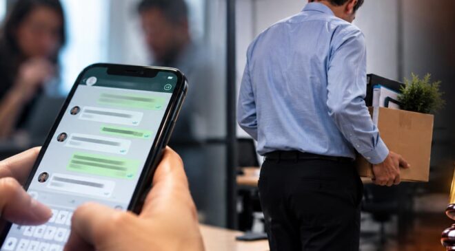 Patronunu WhatsApp’ta çekiştirdi! Mahkemenin kararı şaşırttı